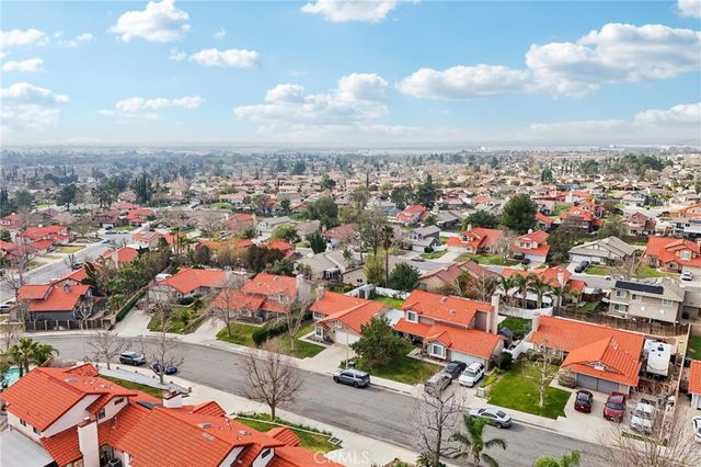 6336 N Redwood, San Bernardino, CA 92407