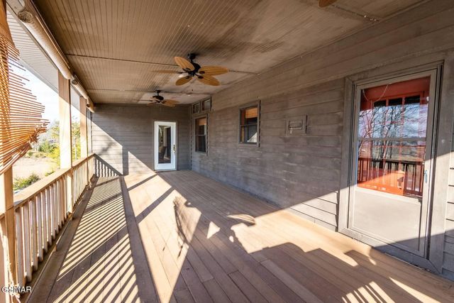 1369 Paradise Lane, Dandridge, TN 37725