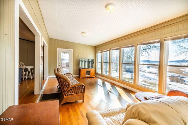 1369 Paradise Lane, Dandridge, TN 37725