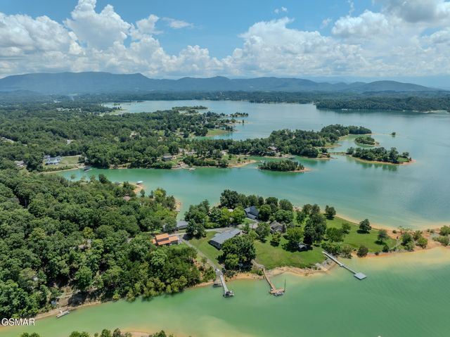 1369 Paradise Lane, Dandridge, TN 37725