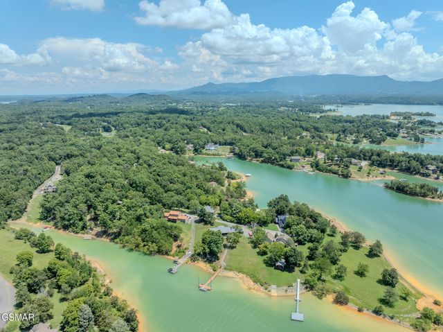 1369 Paradise Lane, Dandridge, TN 37725