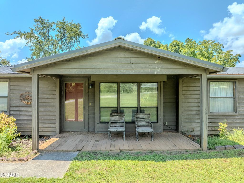 1369 Paradise Lane, Dandridge, TN 37725
