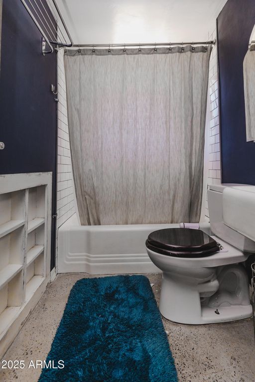 Image 28 of property listing at 353 E THOMAS Road C307, Phoenix, AZ 85012