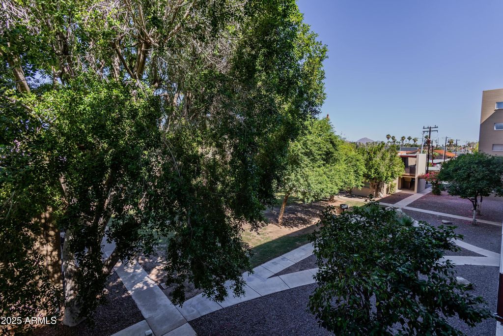 Image 47 of property listing at 353 E THOMAS Road C307, Phoenix, AZ 85012