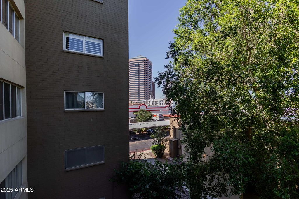 Image 48 of property listing at 353 E THOMAS Road C307, Phoenix, AZ 85012