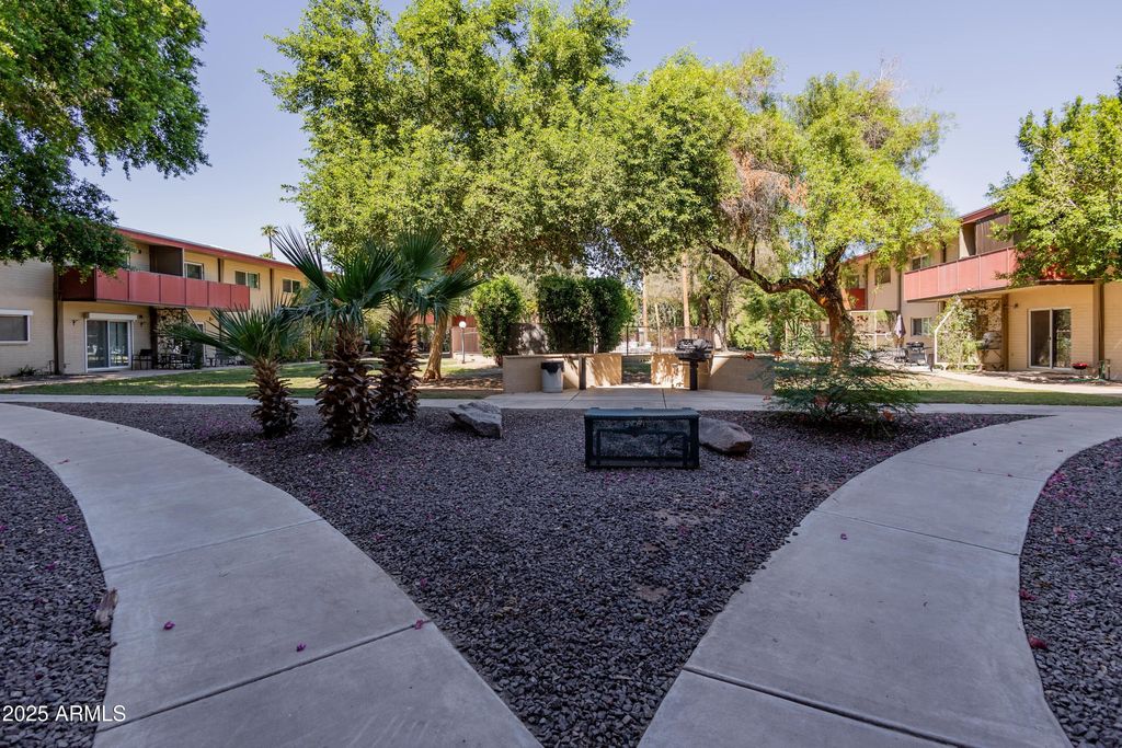 Image 49 of property listing at 353 E THOMAS Road C307, Phoenix, AZ 85012