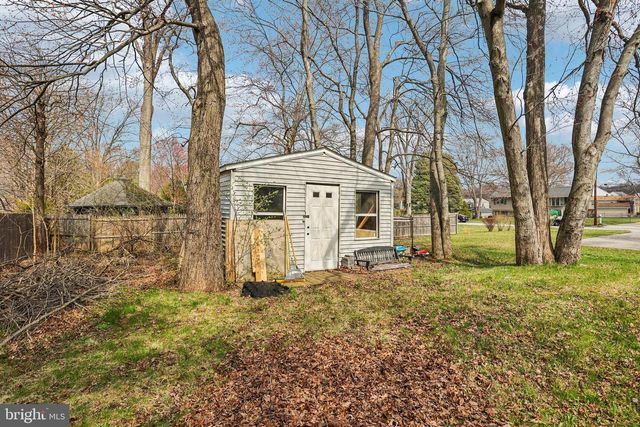 15 BRIMFIELD RD, Audubon, PA 19403