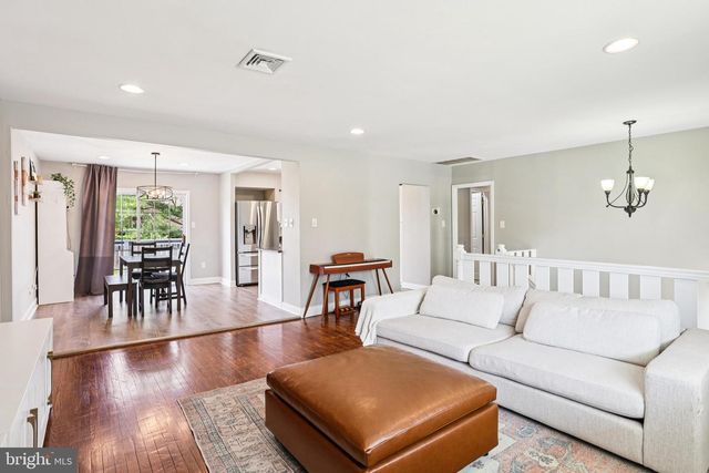 15 BRIMFIELD RD, Audubon, PA 19403
