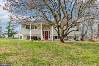 15 BRIMFIELD RD, Audubon, PA 19403