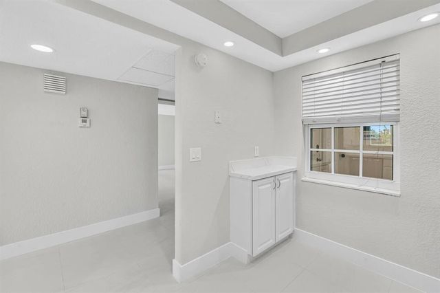 3800 Oaks Clubhouse Drive 201, Pompano Beach, FL 33069