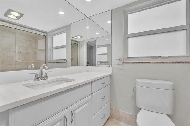 3800 Oaks Clubhouse Drive 201, Pompano Beach, FL 33069