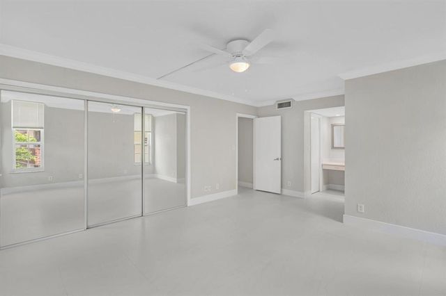 3800 Oaks Clubhouse Drive 201, Pompano Beach, FL 33069