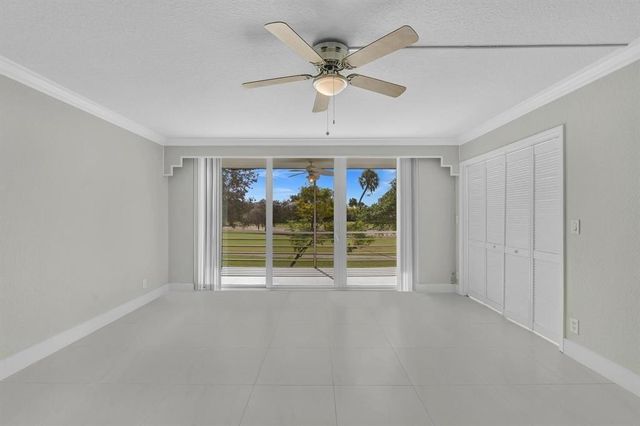 3800 Oaks Clubhouse Drive 201, Pompano Beach, FL 33069