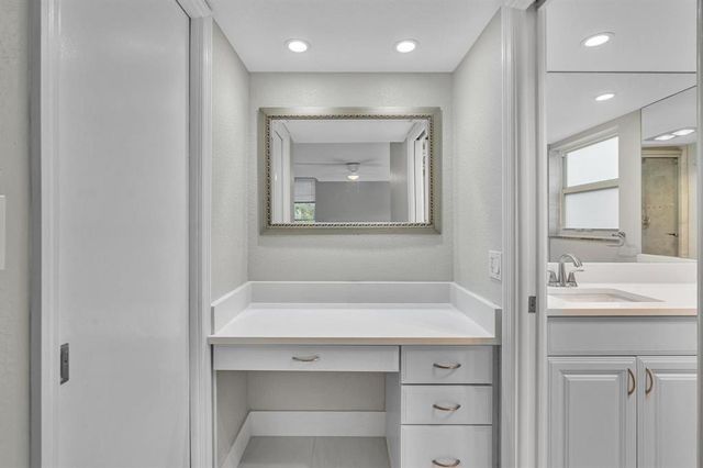 3800 Oaks Clubhouse Drive 201, Pompano Beach, FL 33069