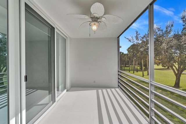 3800 Oaks Clubhouse Drive 201, Pompano Beach, FL 33069