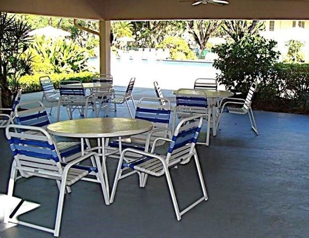 3800 Oaks Clubhouse Drive 201, Pompano Beach, FL 33069