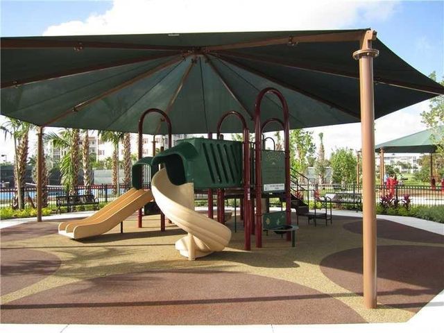 3800 Oaks Clubhouse Drive 201, Pompano Beach, FL 33069