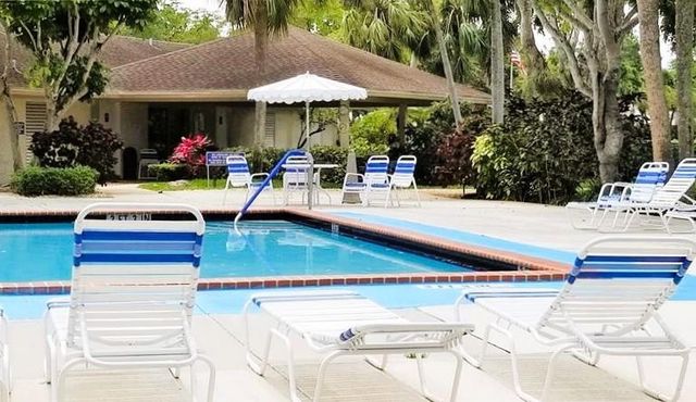 3800 Oaks Clubhouse Drive 201, Pompano Beach, FL 33069