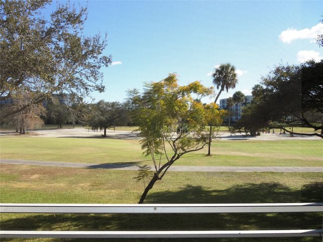 3800 Oaks Clubhouse Drive 201, Pompano Beach, FL 33069