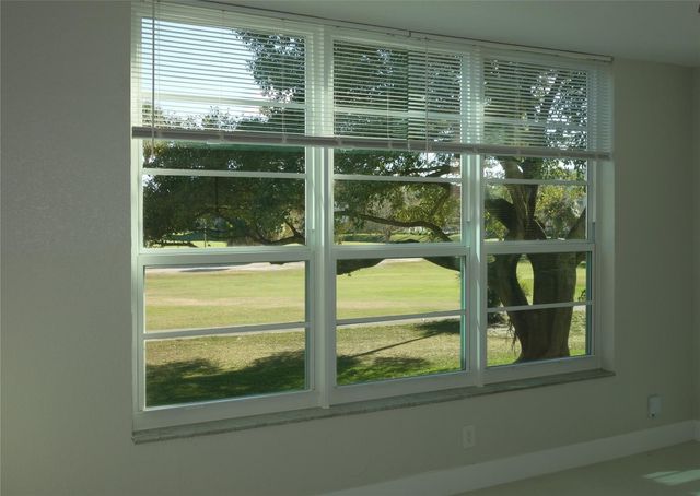 3800 Oaks Clubhouse Drive 201, Pompano Beach, FL 33069