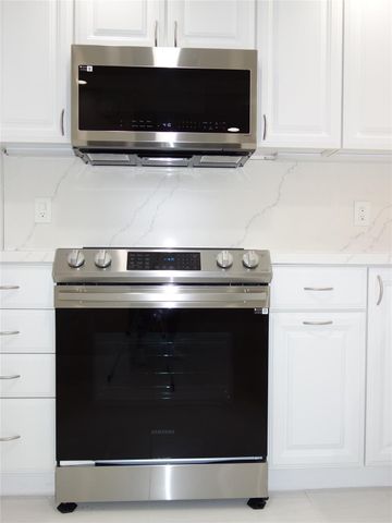 3800 Oaks Clubhouse Drive 201, Pompano Beach, FL 33069