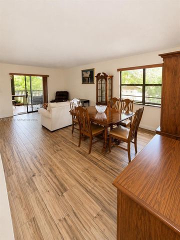 3199 Foxcroft Rd 215, Miramar, FL 33025
