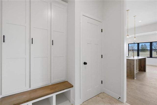 9915 Stockdale Road, Liberty, MO 64068