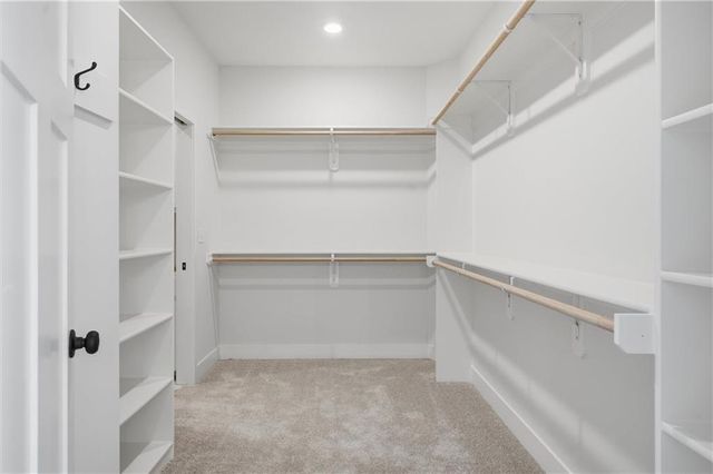 9915 Stockdale Road, Liberty, MO 64068