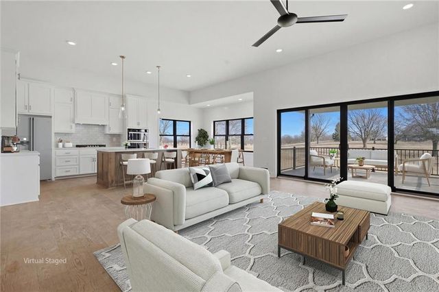 9915 Stockdale Road, Liberty, MO 64068