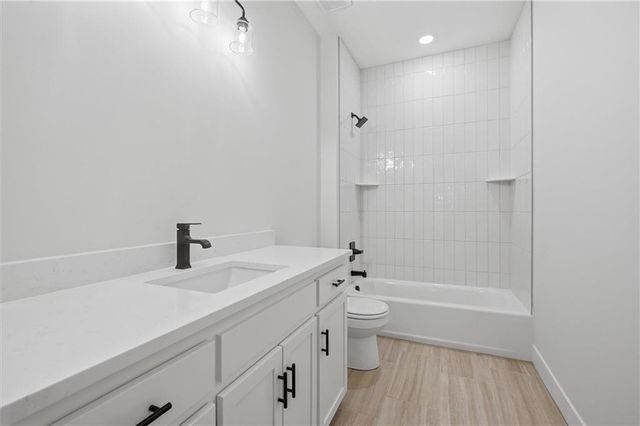 9915 Stockdale Road, Liberty, MO 64068