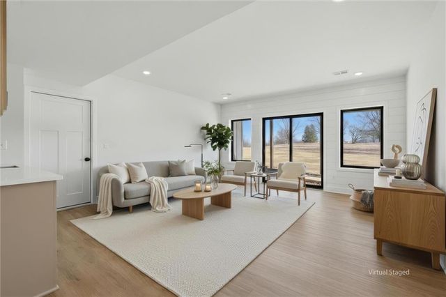 9915 Stockdale Road, Liberty, MO 64068