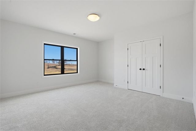 9915 Stockdale Road, Liberty, MO 64068