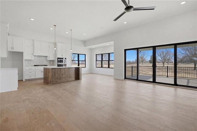 9915 Stockdale Road, Liberty, MO 64068