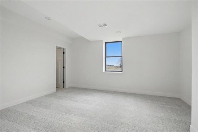 9915 Stockdale Road, Liberty, MO 64068