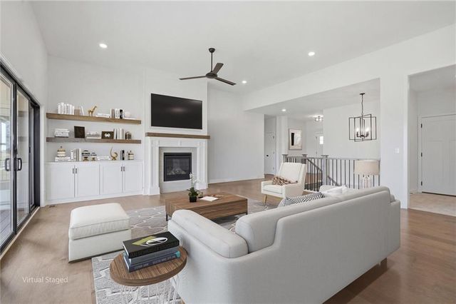 9915 Stockdale Road, Liberty, MO 64068