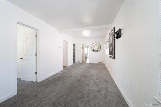 37 Omar Street, Pontiac, MI 48342