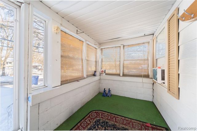 37 Omar Street, Pontiac, MI 48342