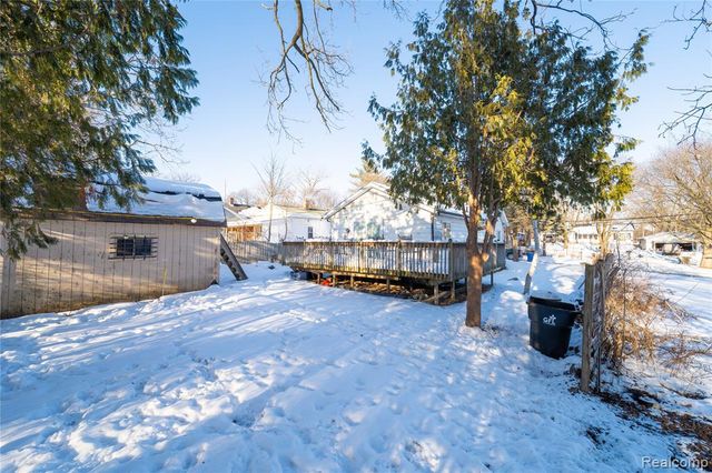 37 Omar Street, Pontiac, MI 48342