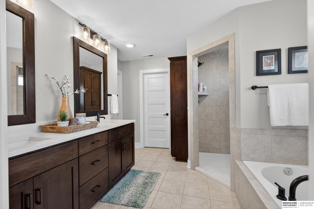 11461 Mercury Street, Papillion, NE 68046