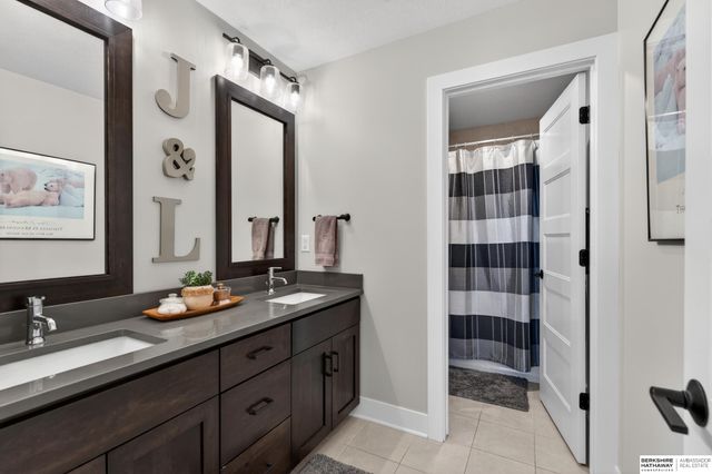 11461 Mercury Street, Papillion, NE 68046