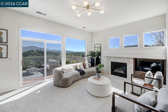 642 Shadowhawk Way, Walnut Creek, CA 94595