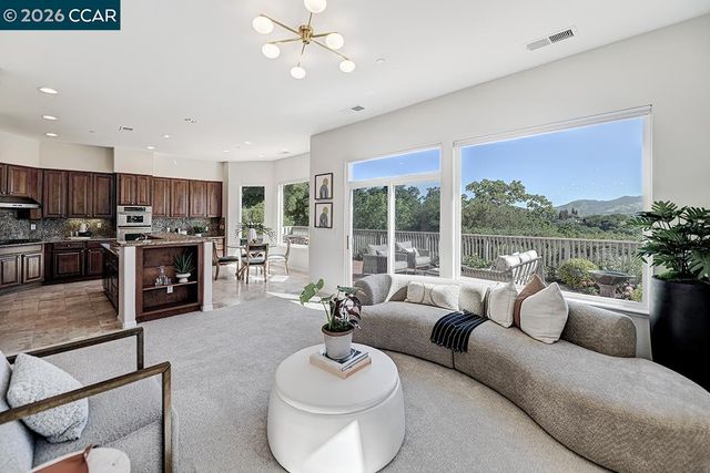 642 Shadowhawk Way, Walnut Creek, CA 94595