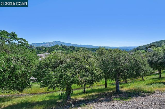 642 Shadowhawk Way, Walnut Creek, CA 94595