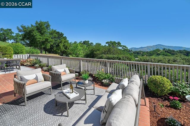 642 Shadowhawk Way, Walnut Creek, CA 94595