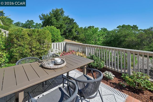 642 Shadowhawk Way, Walnut Creek, CA 94595