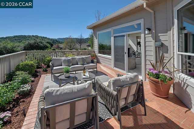 642 Shadowhawk Way, Walnut Creek, CA 94595