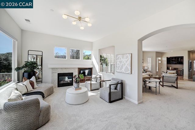 642 Shadowhawk Way, Walnut Creek, CA 94595