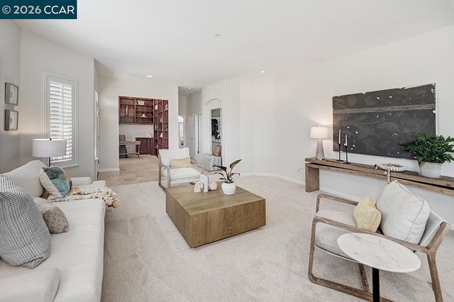 642 Shadowhawk Way, Walnut Creek, CA 94595