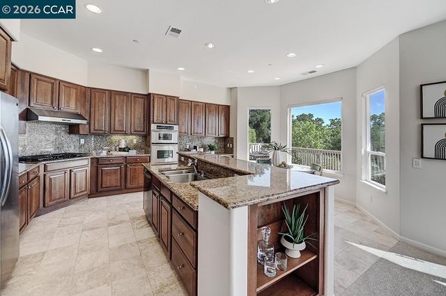 642 Shadowhawk Way, Walnut Creek, CA 94595