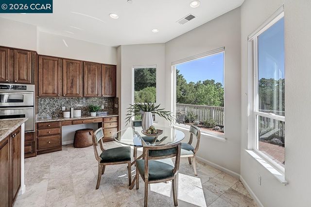 642 Shadowhawk Way, Walnut Creek, CA 94595